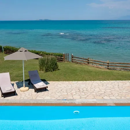 Villa Beachfront Dionysos - With Private