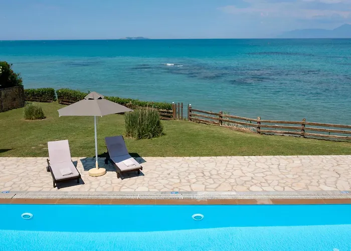 Villa Beachfront Dionysos - With Private